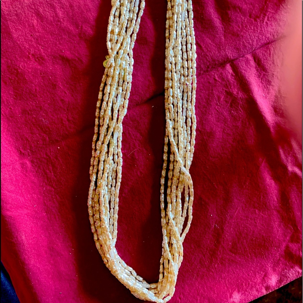 Pearl like vintage necklace